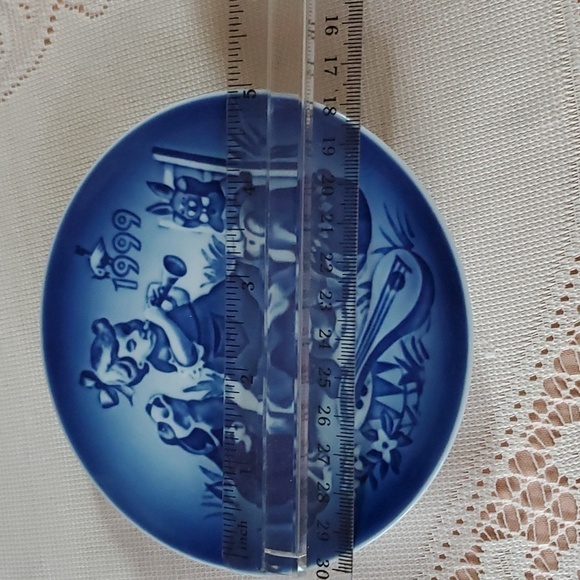 1999 Children's Day Bing & Grondahl Copenhagen Plate - Picture 3 of 4